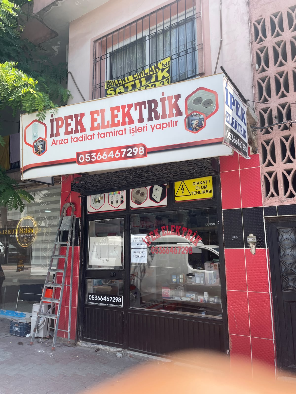 İpek Elektrik Mersin dükkanı dış cephe görünümü